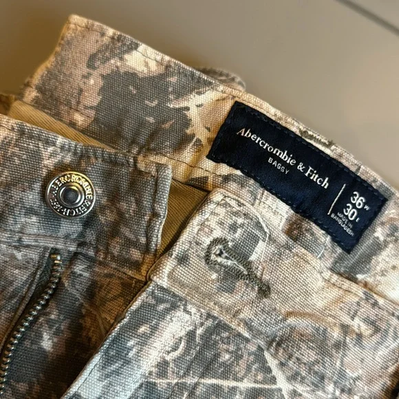 Abercrombie & Fitch Baggy - Picture 10 of 13